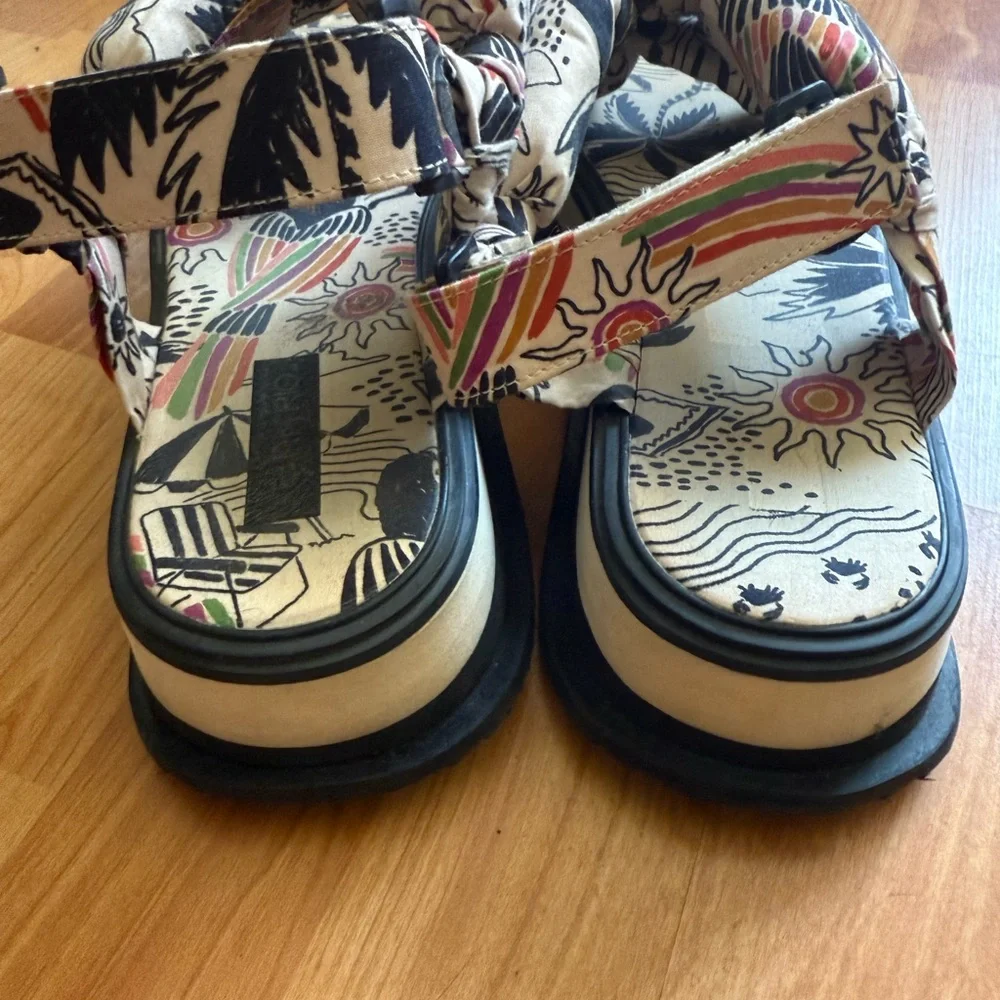 FARM Rio Multicolor Patterned Sandals - Picture 3 of 5